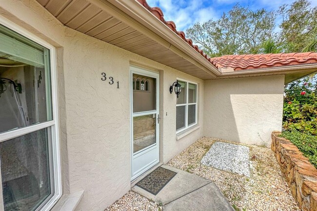 331 Oakwood Cir in Englewood, FL - Building Photo - Building Photo