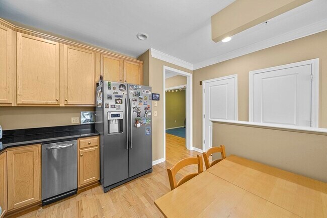 204 Clocktower Dr in Waltham, MA - Building Photo - Building Photo