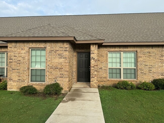 1097 Grindstone Rd in Weatherford, TX - Building Photo - Building Photo
