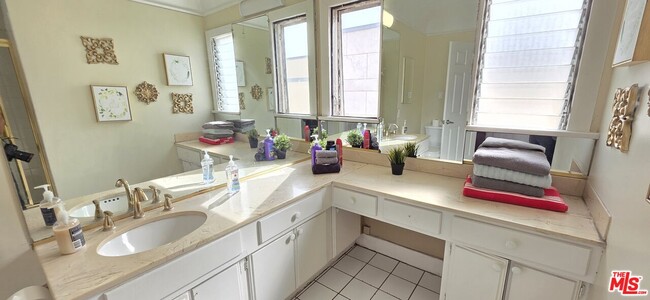 property at 137 Rexford Dr