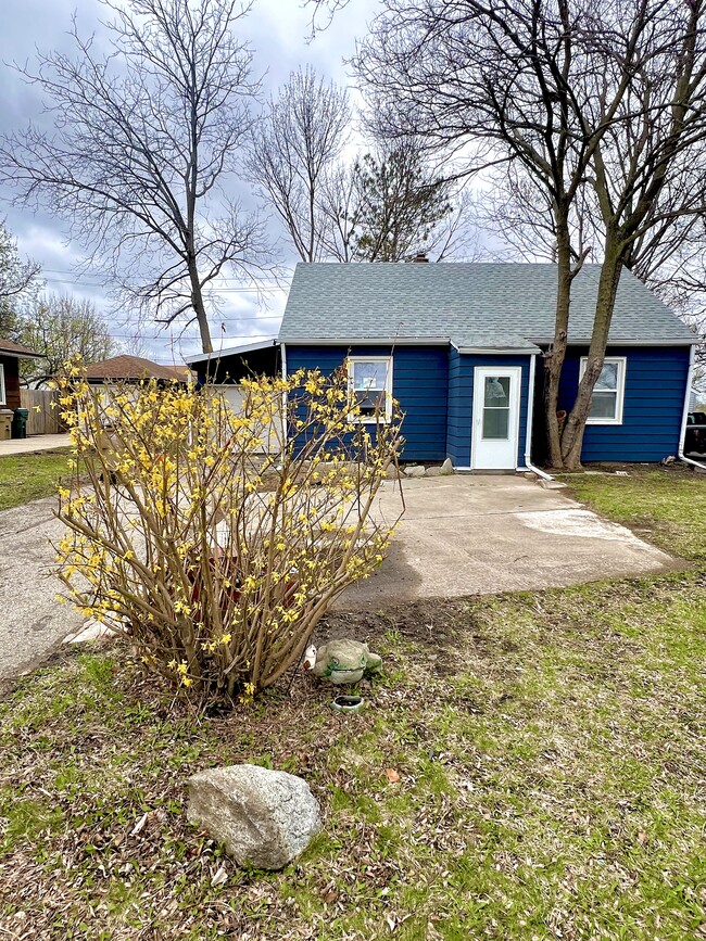 property at 3840 E Washington Ave
