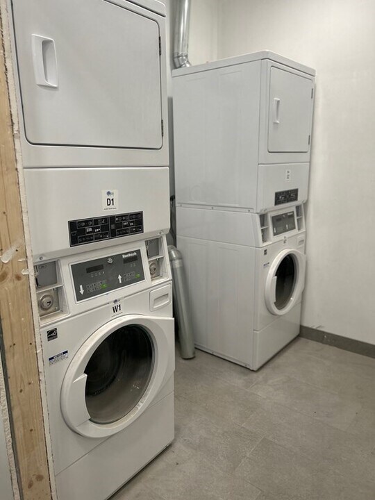52 Washington-Unit -404 in Chelsea, MA - Building Photo