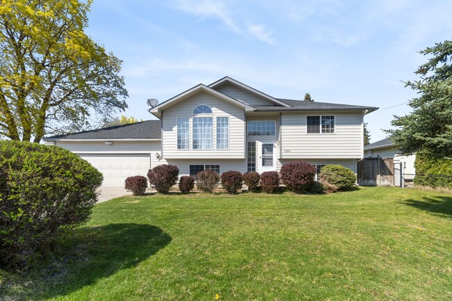 property at 13911 E Nixon Ave