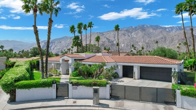 1045 E Deepak Rd in Palm Springs, CA - Building Photo - Building Photo