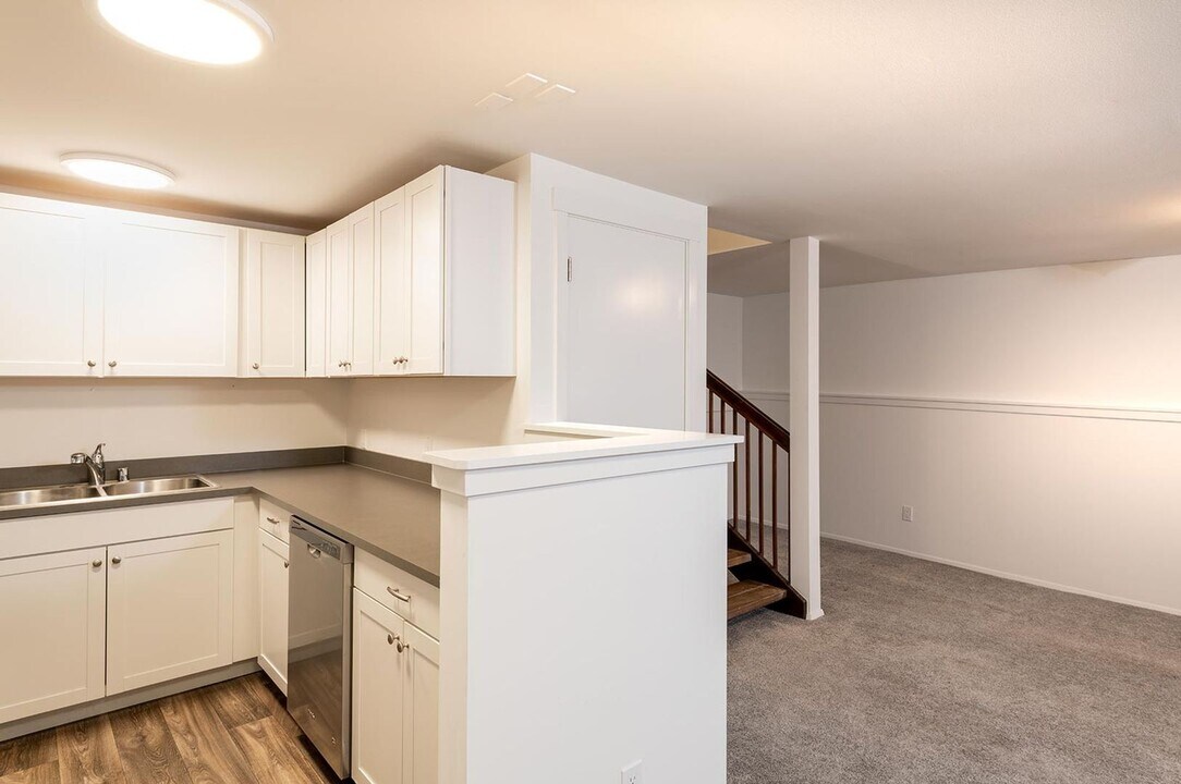 3803 Beach Dr SW in Seattle, WA - Building Photo