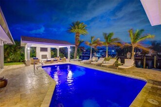 807 Snug Island in Clearwater, FL - Building Photo - Building Photo