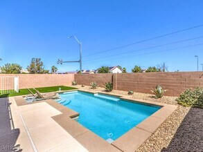 304 Jolly January Ave in Las Vegas, NV - Building Photo - Building Photo
