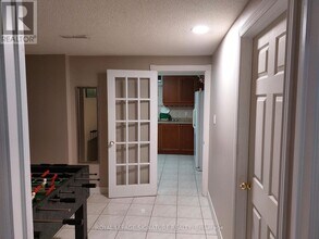 6 Sunforest Dr in Brampton, ON - Building Photo - Building Photo