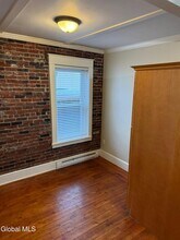 24-26-26 Penrose Ave in Mechanicville, NY - Foto de edificio - Building Photo