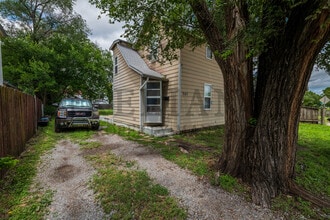 2147 N Park Pl in Wichita, KS - Building Photo - Building Photo