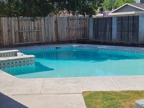 7001 Altaville Ln in Bakersfield, CA - Building Photo - Building Photo