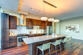 NIC on 5th in Minneapolis, MN - Foto de edificio - Building Photo