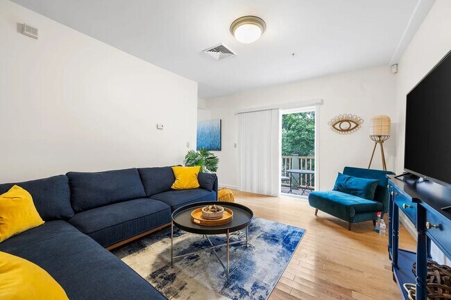 49 Cedar St in Boston, MA - Foto de edificio - Building Photo