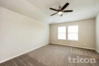 5919 Noah Pl in Saint Hedwig, TX - Foto de edificio - Building Photo