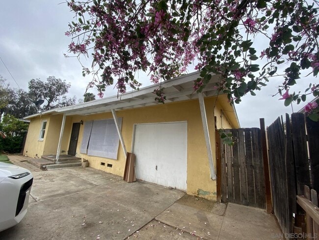 410 W 15th Ave in Escondido, CA - Building Photo - Building Photo