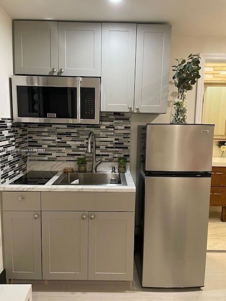 10271 NW 66th St in Doral, FL - Building Photo - Building Photo