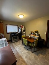 1937 Spohn Ave, Unit 1 in Madison, WI - Building Photo - Building Photo