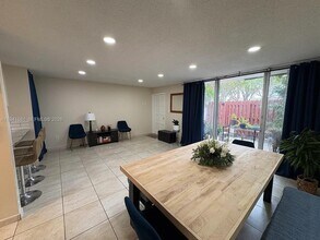 14009 SW 84th St in Miami, FL - Building Photo - Building Photo