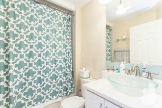 229 S Peoria St, Unit 104 in Chicago, IL - Foto de edificio - Building Photo