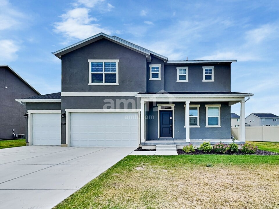 1328 White St in Lehi, UT - Building Photo