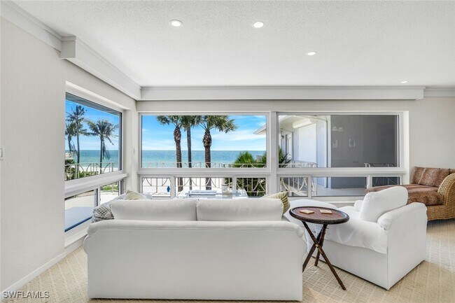 property at 1851 Gulf Shore Blvd N