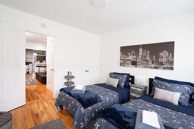 2033 2nd Ave in New York, NY - Building Photo - Building Photo