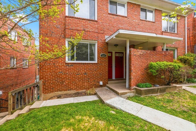 204 Webster St NE in Washington, DC - Building Photo - Building Photo