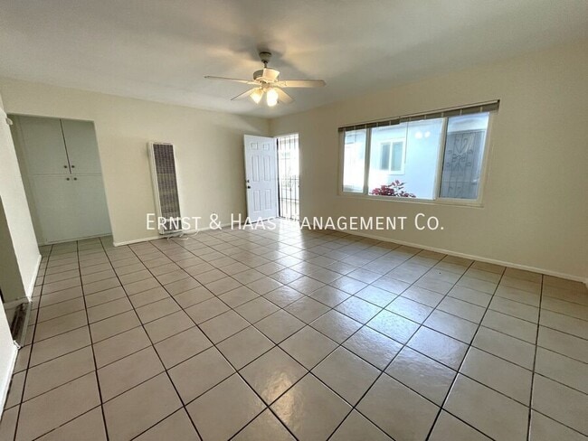 6959 N Atlantic Pl in Long Beach, CA - Building Photo - Building Photo