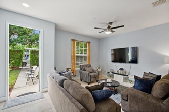 148 SW 7th Ct in Pompano Beach, FL - Foto de edificio - Building Photo