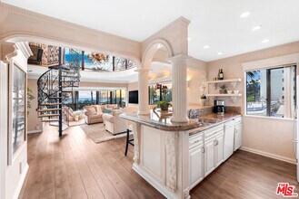 833 Ocean Ave in Santa Monica, CA - Building Photo - Building Photo