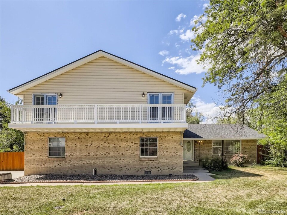 6716 W Glasgow Ave in Littleton, CO - Foto de edificio