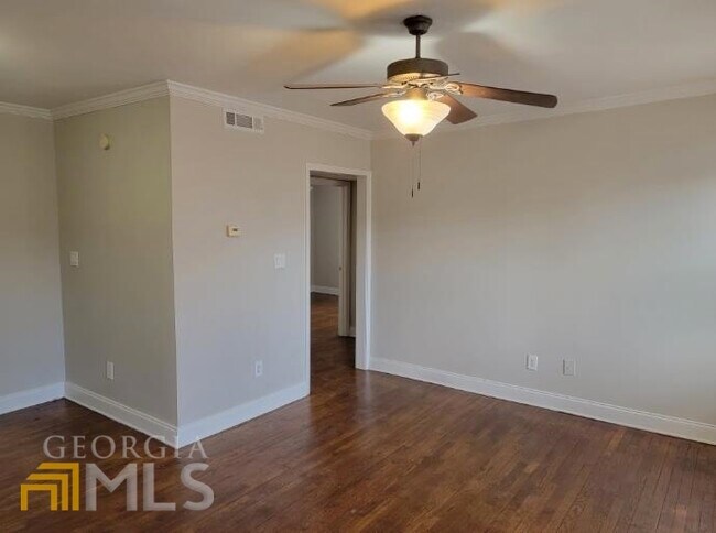 2367 Cascade Rd-Unit -B7 in Atlanta, GA - Building Photo - Building Photo