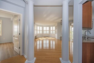 4 Constellation Pl in Jersey City, NJ - Building Photo