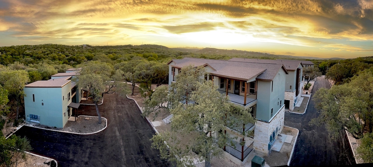 14751 Old Bandera Rd, Unit 1203 in Helotes, TX - Foto de edificio