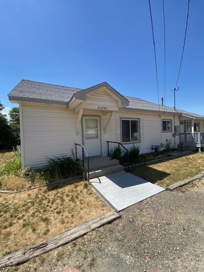 21242 Main St in Greenleaf, ID - Building Photo - Building Photo