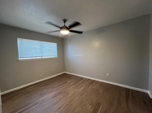 5220 Weber Rd in Corpus Christi, TX - Building Photo - Building Photo