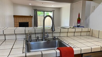 6001 Joaquin Murieta Ave in Newark, CA - Building Photo - Building Photo