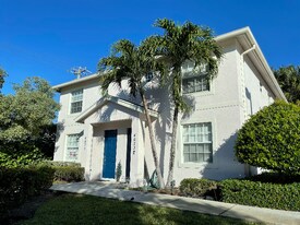 4605 Georgia Pines Dr in West Palm Beach, FL - Building Photo