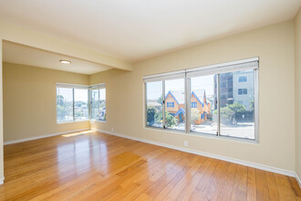 230 Orange in Oakland, CA - Building Photo - Building Photo