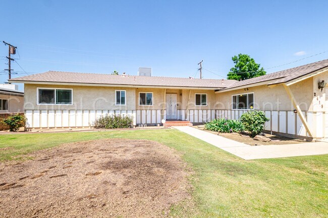 2418 San Pablo Ave in Bakersfield, CA - Building Photo - Building Photo