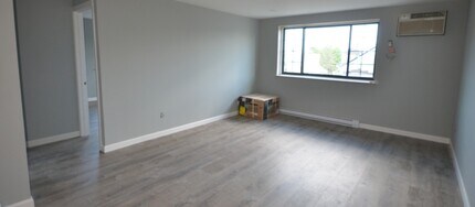 117 Cross St, Unit 2 in Somerville, MA - Building Photo - Building Photo