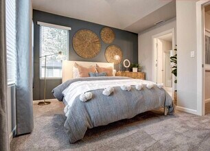 8879 SW Elena Ln in Tigard, OR - Foto de edificio - Building Photo