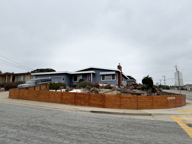 property at 1900 Lincoln St
