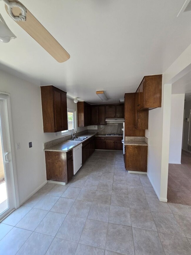 858-864 Ponderosa St in Orange, CA - Building Photo - Building Photo