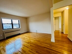 118 Washington Ave, Unit top floor in Rutherford, NJ - Foto de edificio - Building Photo