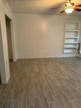 11110 Bammel North Houston Rd in Houston, TX - Building Photo - Building Photo