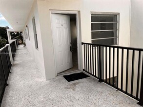 928 SW 30th Ave in Miami, FL - Building Photo - Building Photo