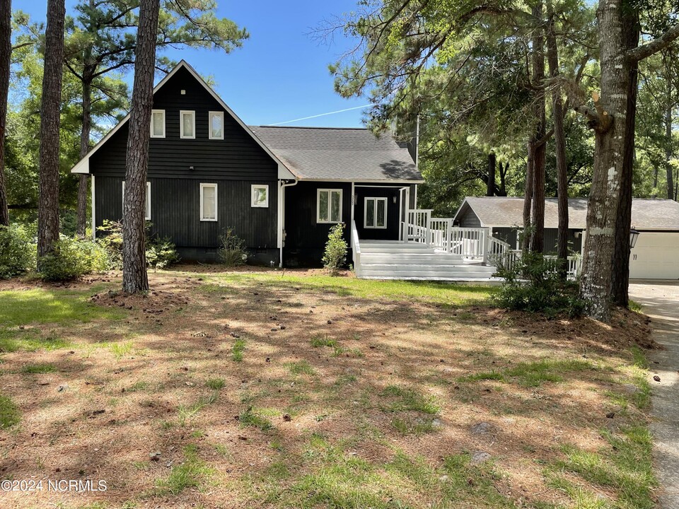 3209 Island Dr SE in Bolivia, NC - Building Photo