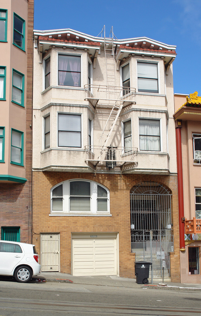 1043 Powell St in San Francisco, CA - Building Photo - Building Photo