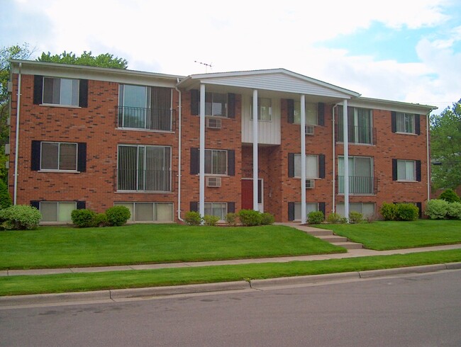 120 Campbell St, Unit 9 in Rochester, MI - Building Photo - Building Photo